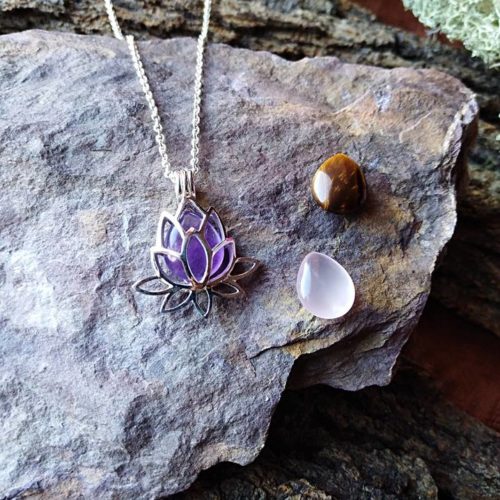 Coffret collier Fleur de lotus avec pierres interchangeables