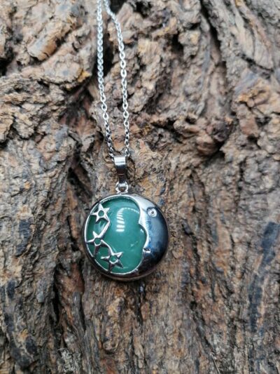 Pendentif Lune et étoiles en aventurine verte