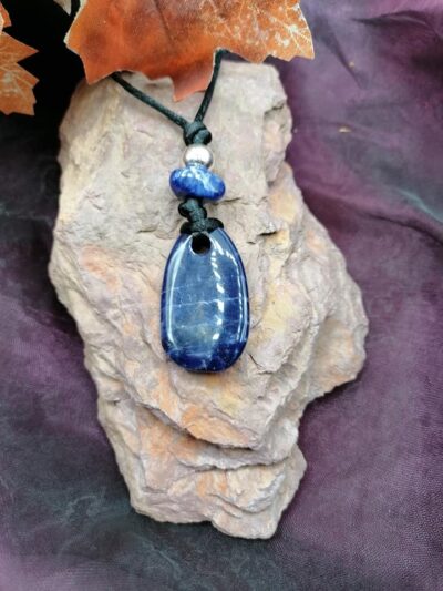 Pendentif Sodalite et cordon à coulisse