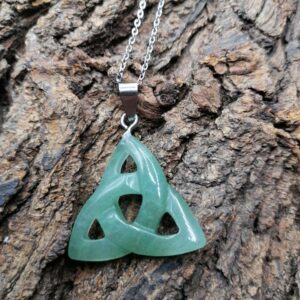 Pendentif Triquetra – Aventurine Verte