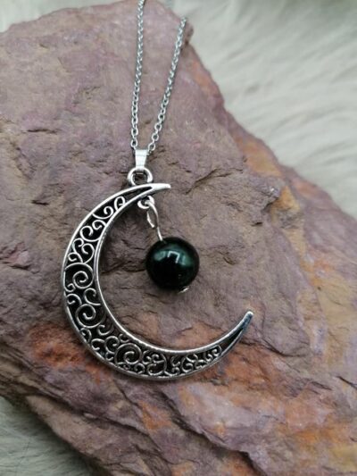 Pendentif “Pouvoir de lune” – Rubis sur Zoïzite