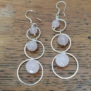 Boucles d’oreilles pendantes en Quartz Rose