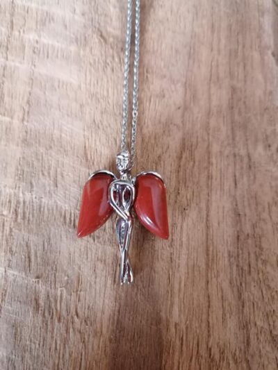 Pendentif fée en Jaspe rouge