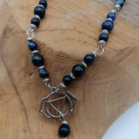 Collier Perles Sodalite – Chakra gorge