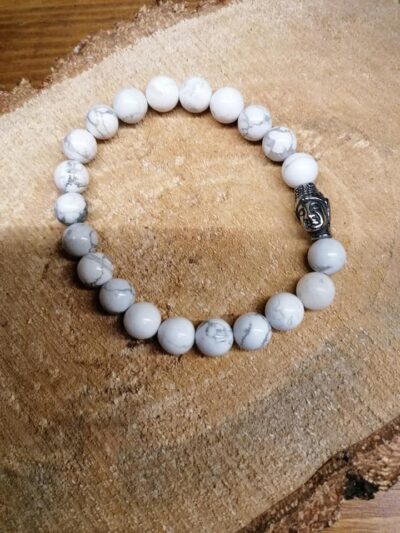 Bracelet Howlite perles de 8 mm et tête de Bouddha