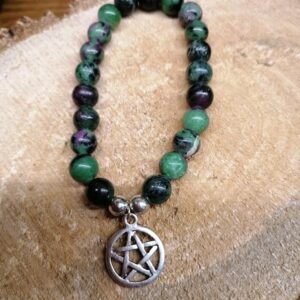 Bracelet Rubis sur Zoizite perles de 8 mm et Pentagramme