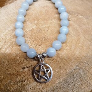 Bracelet Aigue-Marine perles de 8 mm et Pentagramme